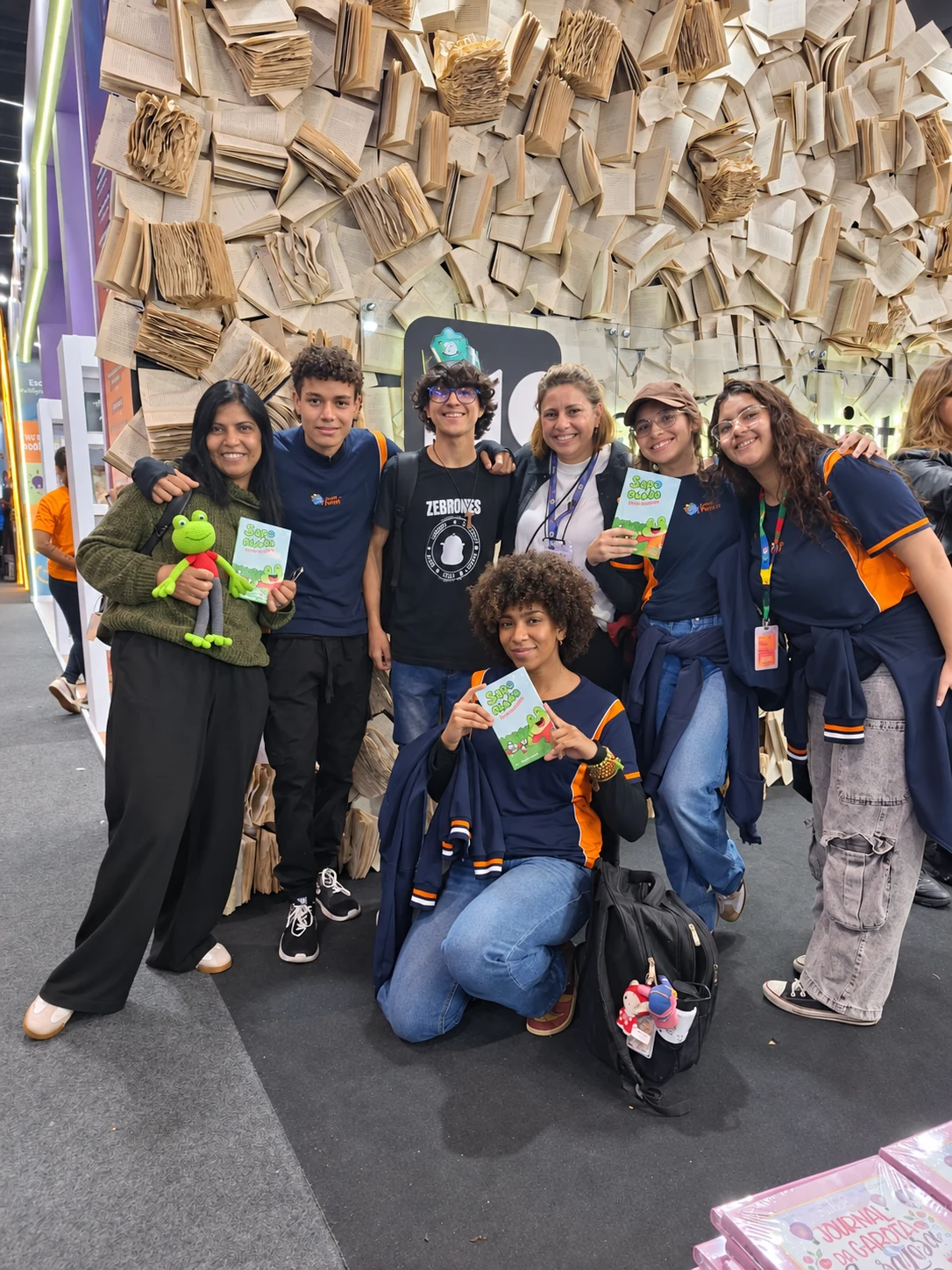 Estudantes e educadores do Colégio Perini em experiência cultural e formativa