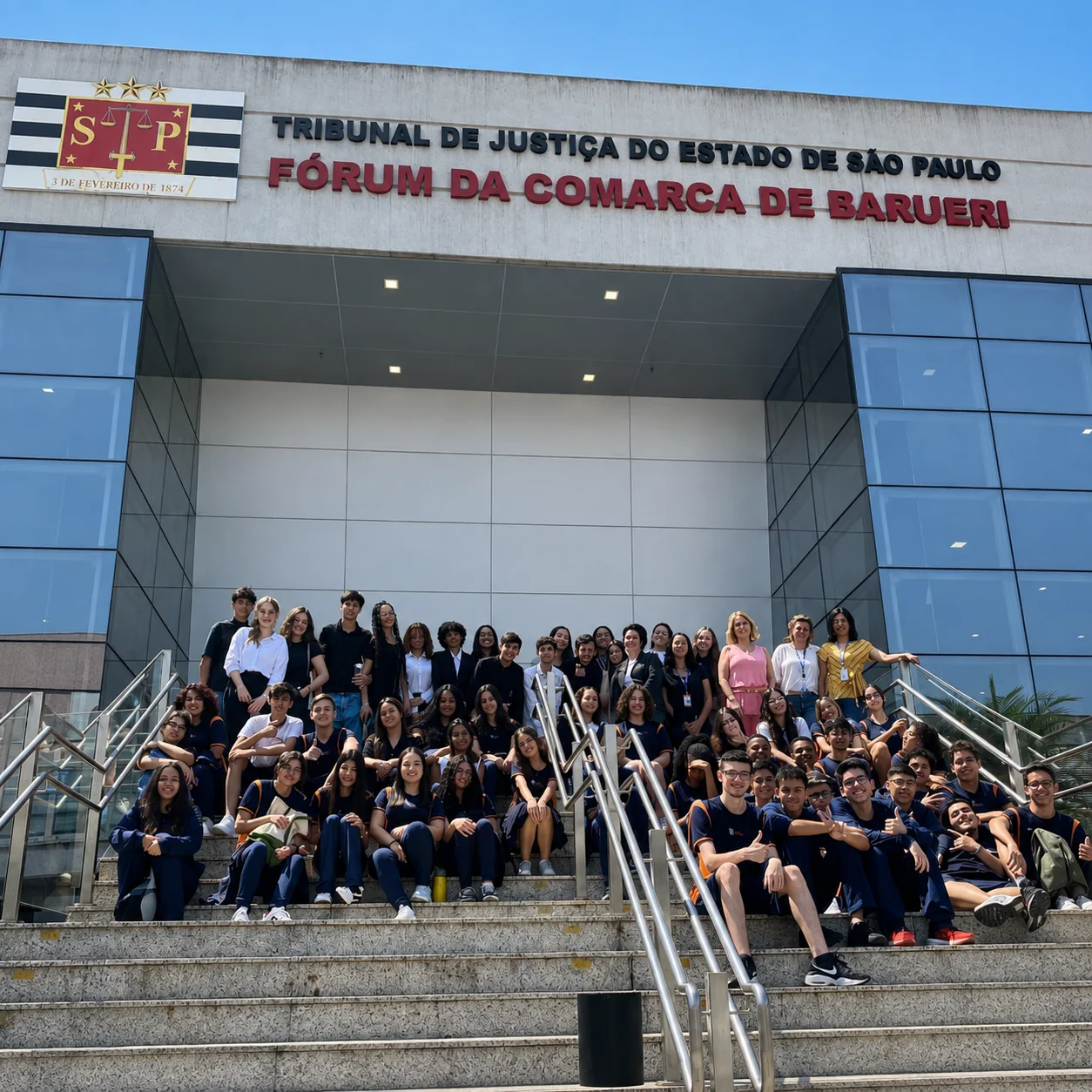 Estudantes do Colégio Perini em atividade de trabalho de campo